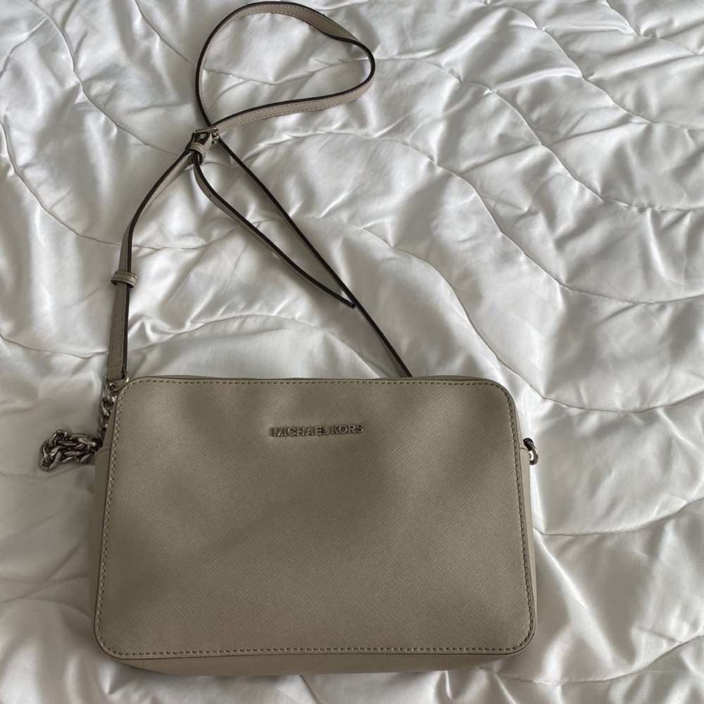 Michael kors crossbody purse